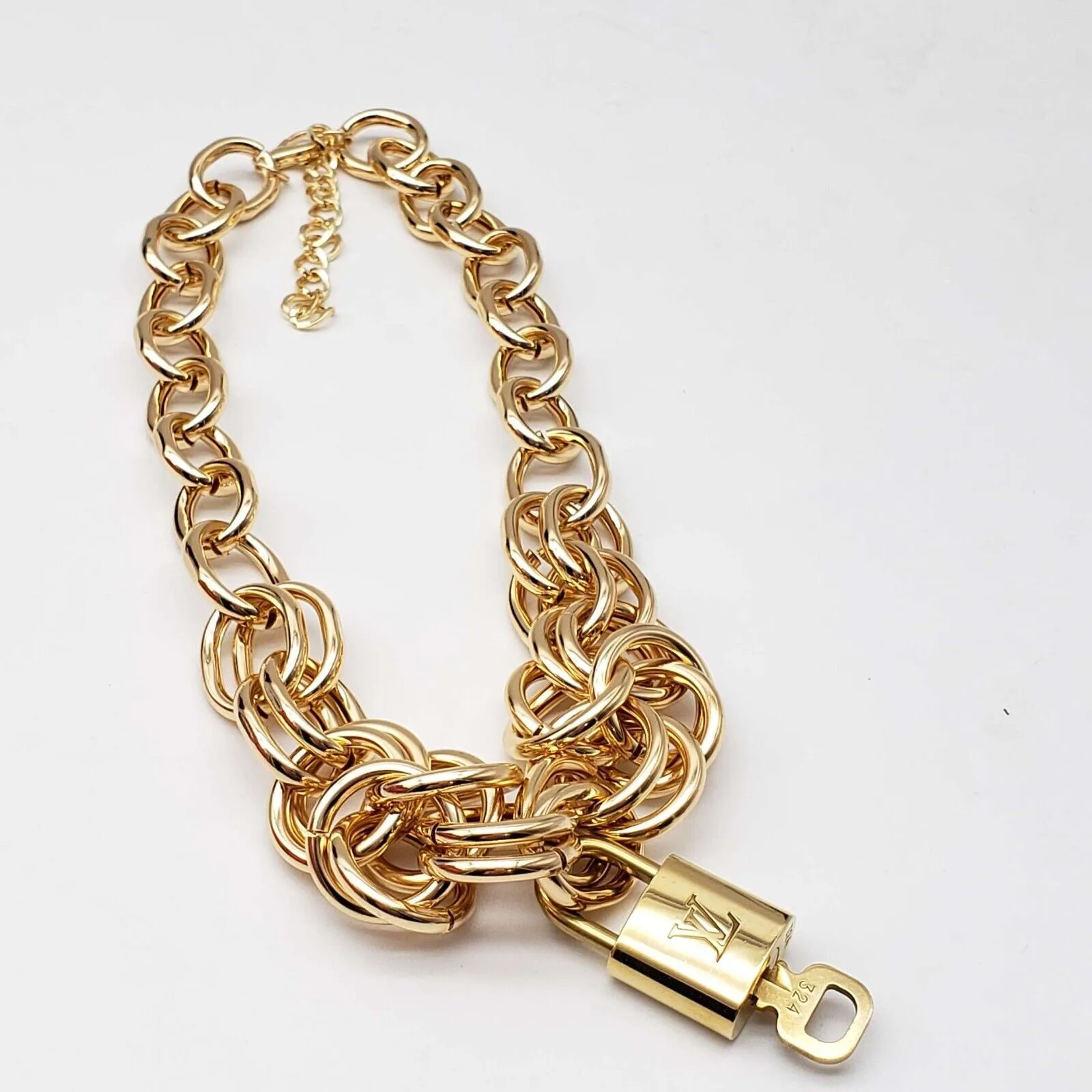100% Auth Louis Vuitton Lock & Key with Unbranded Gold Plated Chain Necklace