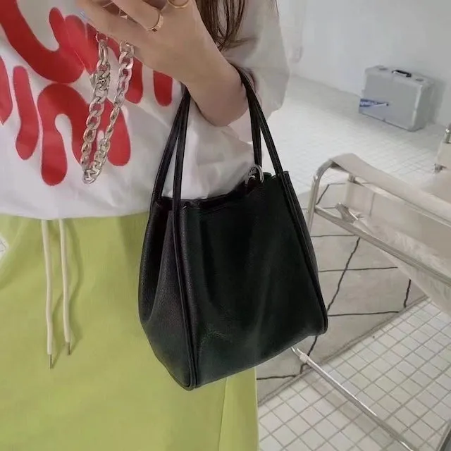 Annie Crossbody w/ Cosmetic Pouch