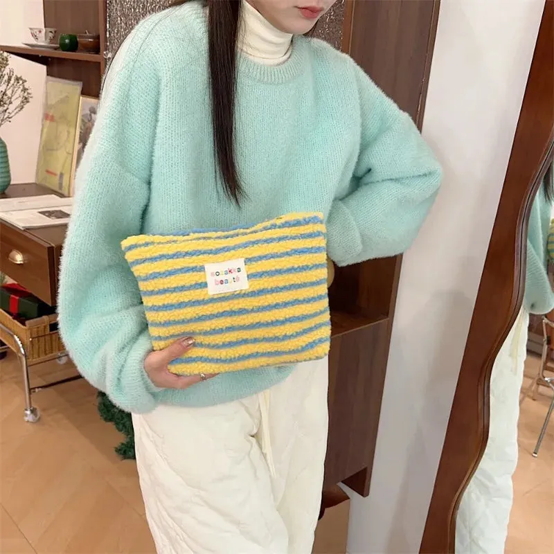 Artemis | Stylish, compact, and portable cosmetic bag