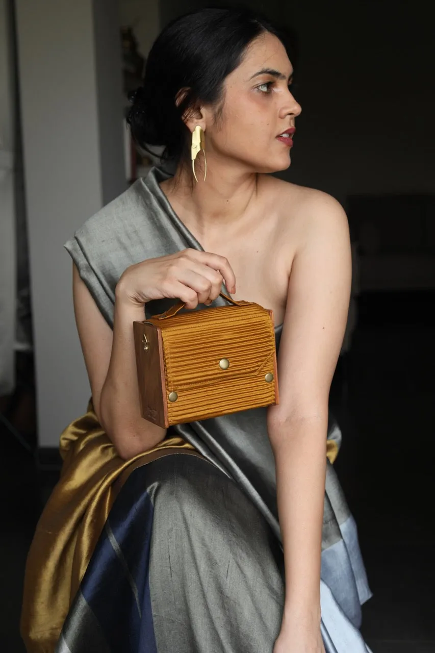 Brishti 4 in 1 Box clutch
