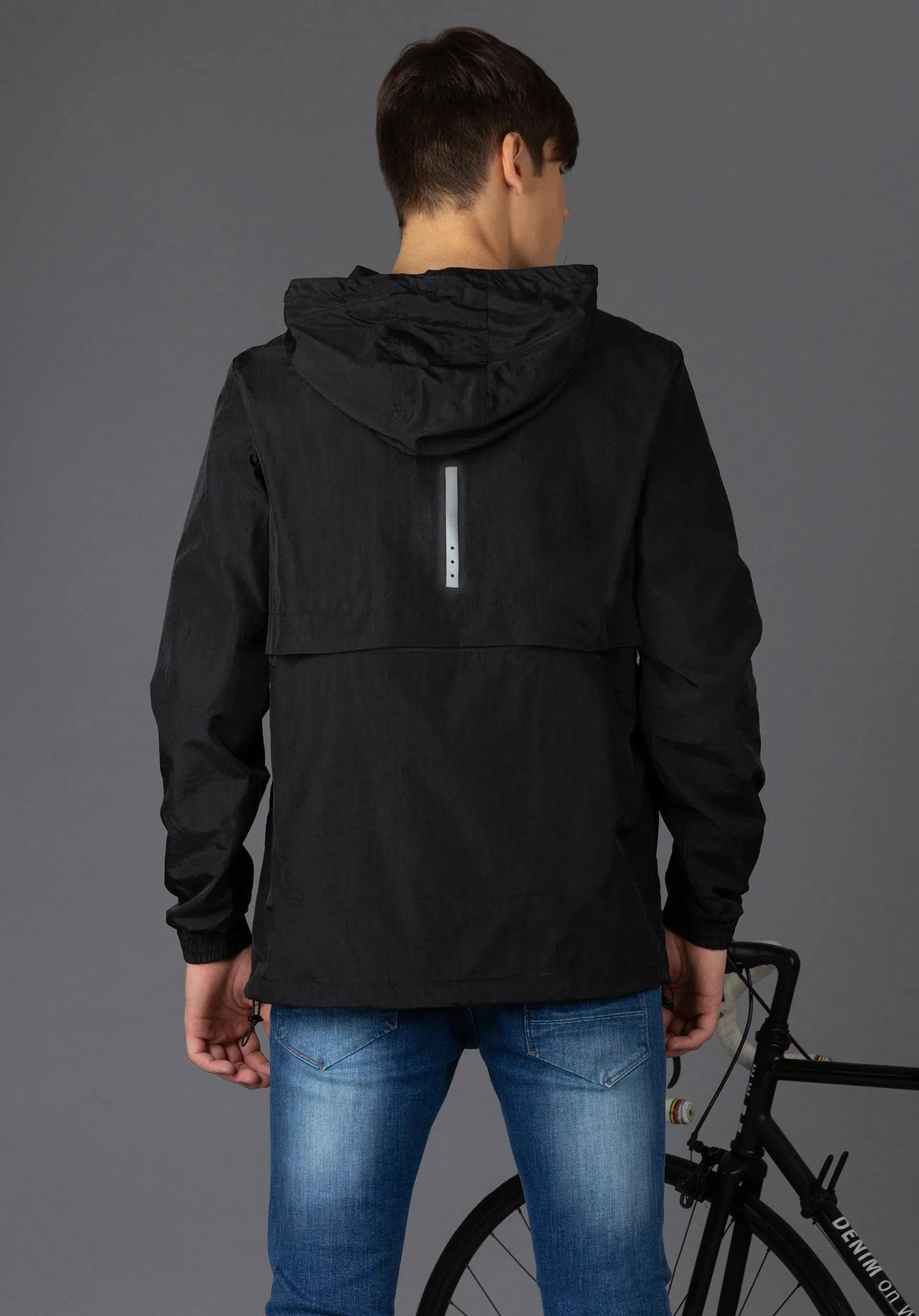 Chaqueta C/ Capucha Detalles Reflectantes