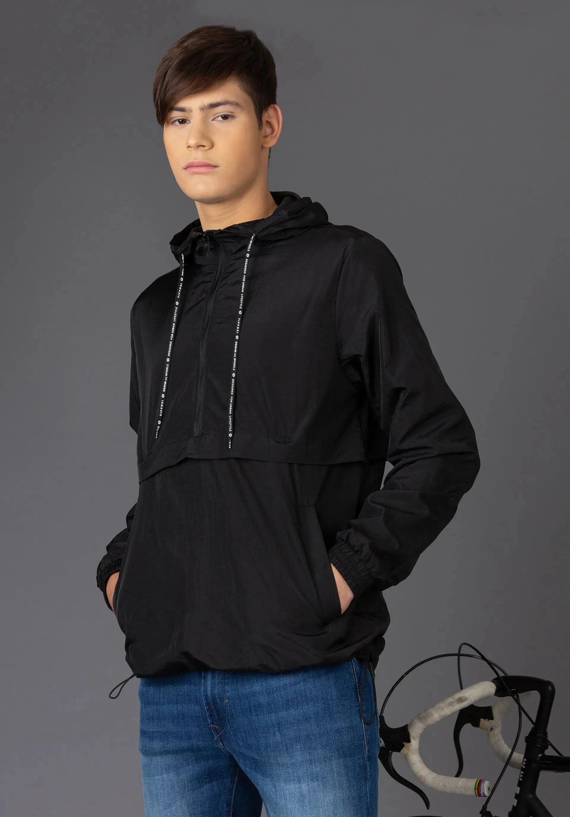 Chaqueta C/ Capucha Detalles Reflectantes