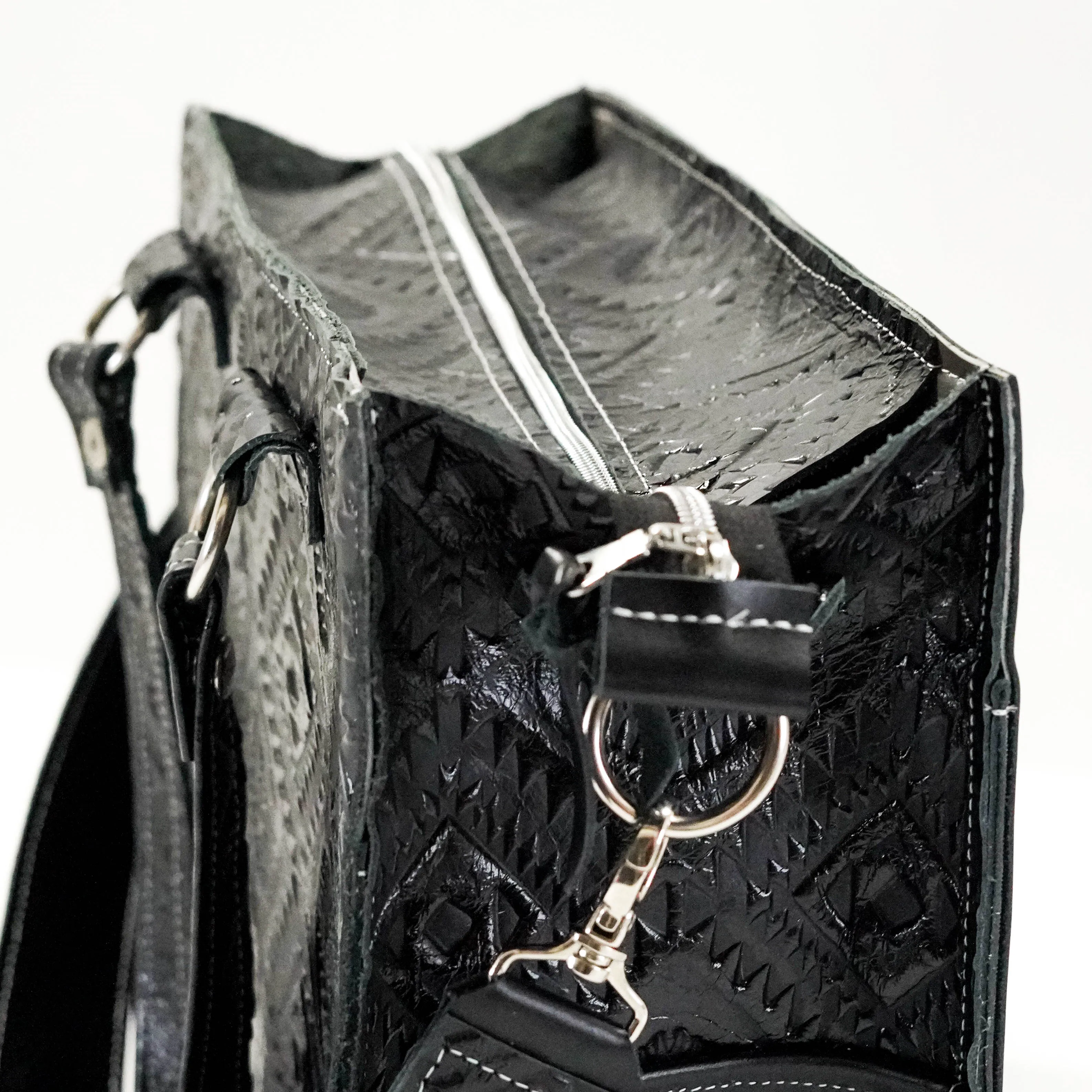 Clerk - No Hide w/ Onyx Aztec