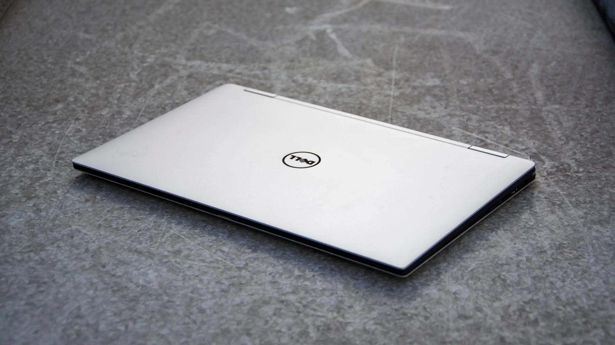 Dell XPS 13 2 in 1 Laptop - The world smallest 13" Laptop 7th Generation Intel Core Processor 16GB 500SSD Core i7 90% New