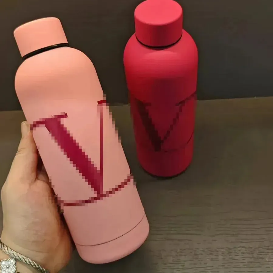 Gilded Grandeur Big V Bottle (500 ml)