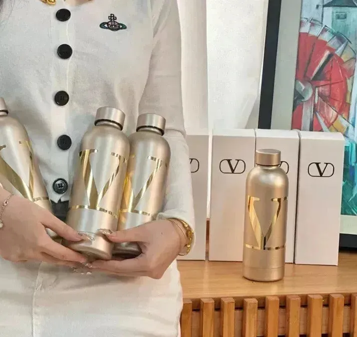 Gilded Grandeur Big V Bottle (500 ml)