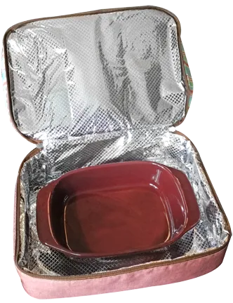 Insulated Potluck Carrier Bag with Ceramic Casserole Dish! Also Great to use as a Lunch Bag! Retails $60US 