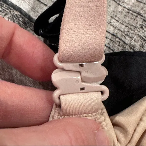 Lot of 2 Bare Necessities Underwire Full Coverage Bras in Beige &amp; Black Size 32I