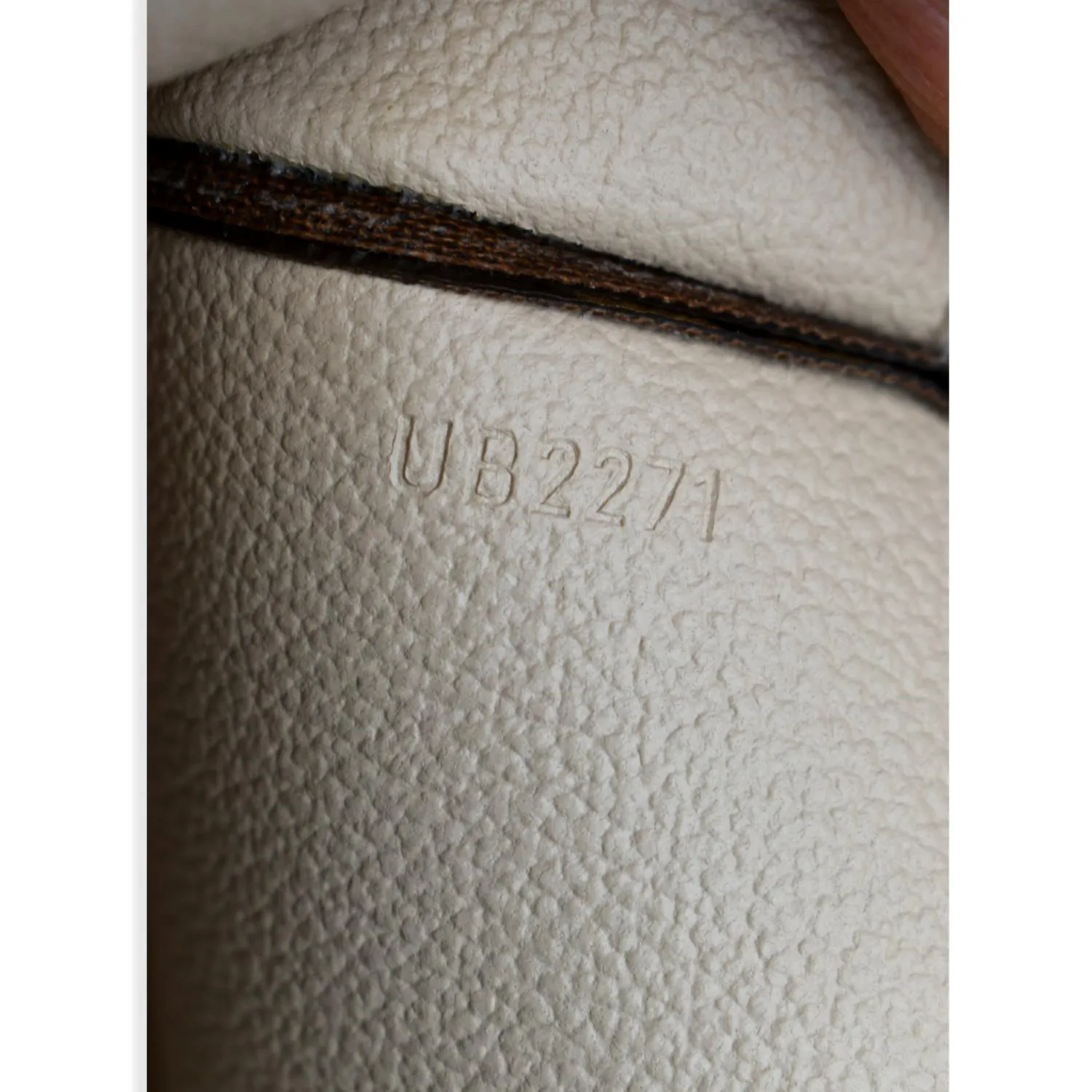 LOUIS VUITTON Toiletry 19 Monogram Canvas Cosmetics Pouch Brown