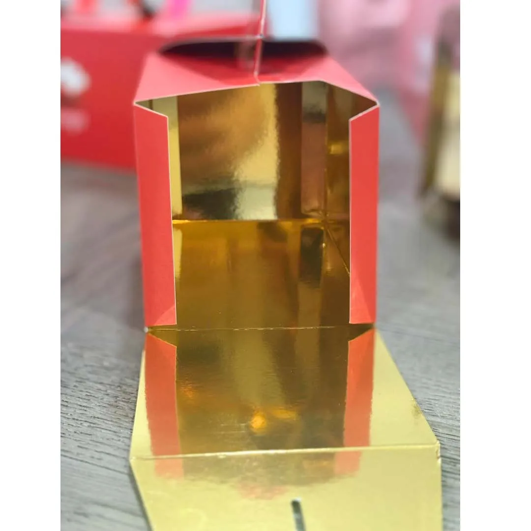 Luxury Bakery Box | Laser Coated | Inside Gold | 400g | 4-Piece | Square | Bakery and Dessert | Customizable