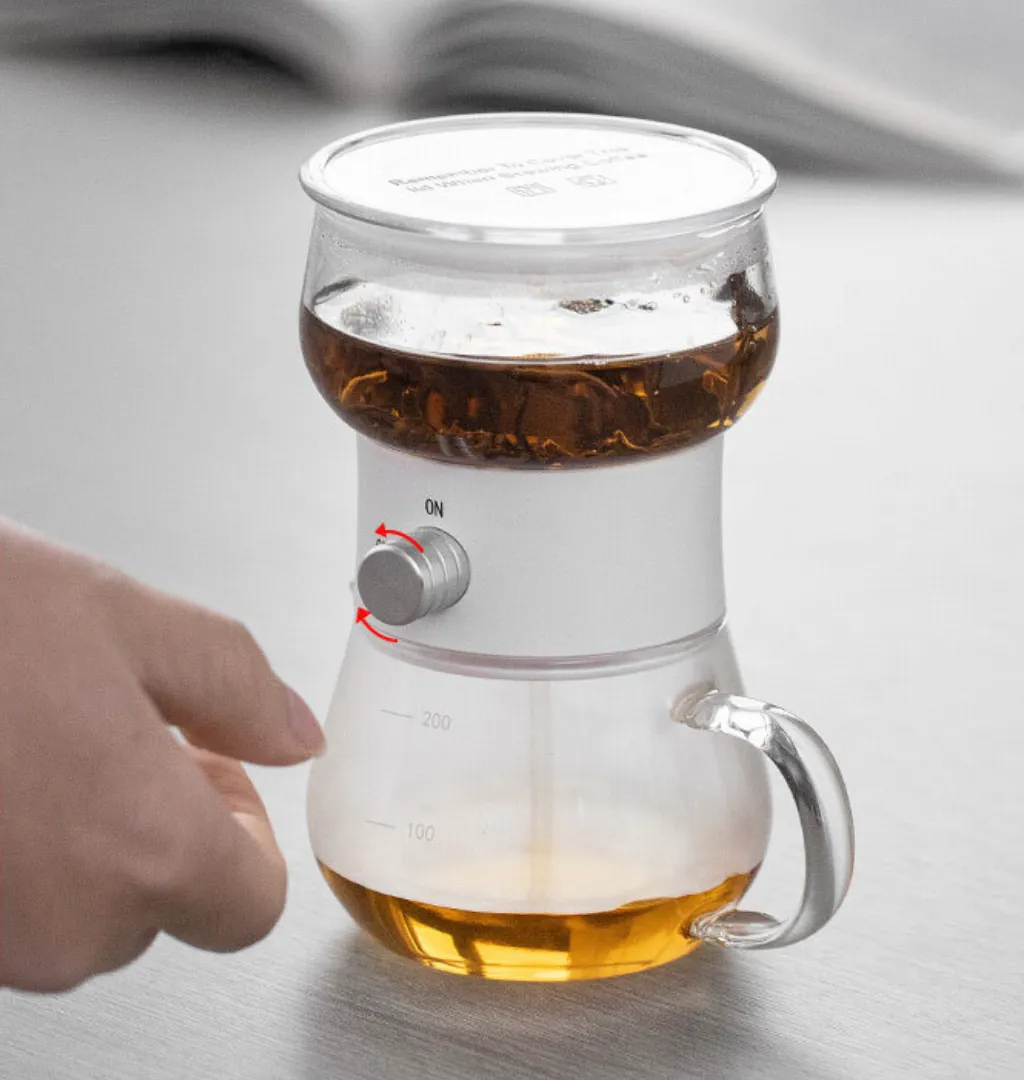 QuickEase Travel Tea Maker: Portable One-Touch Brew & Separate Cup for Effortless Tea Brewing on the Go