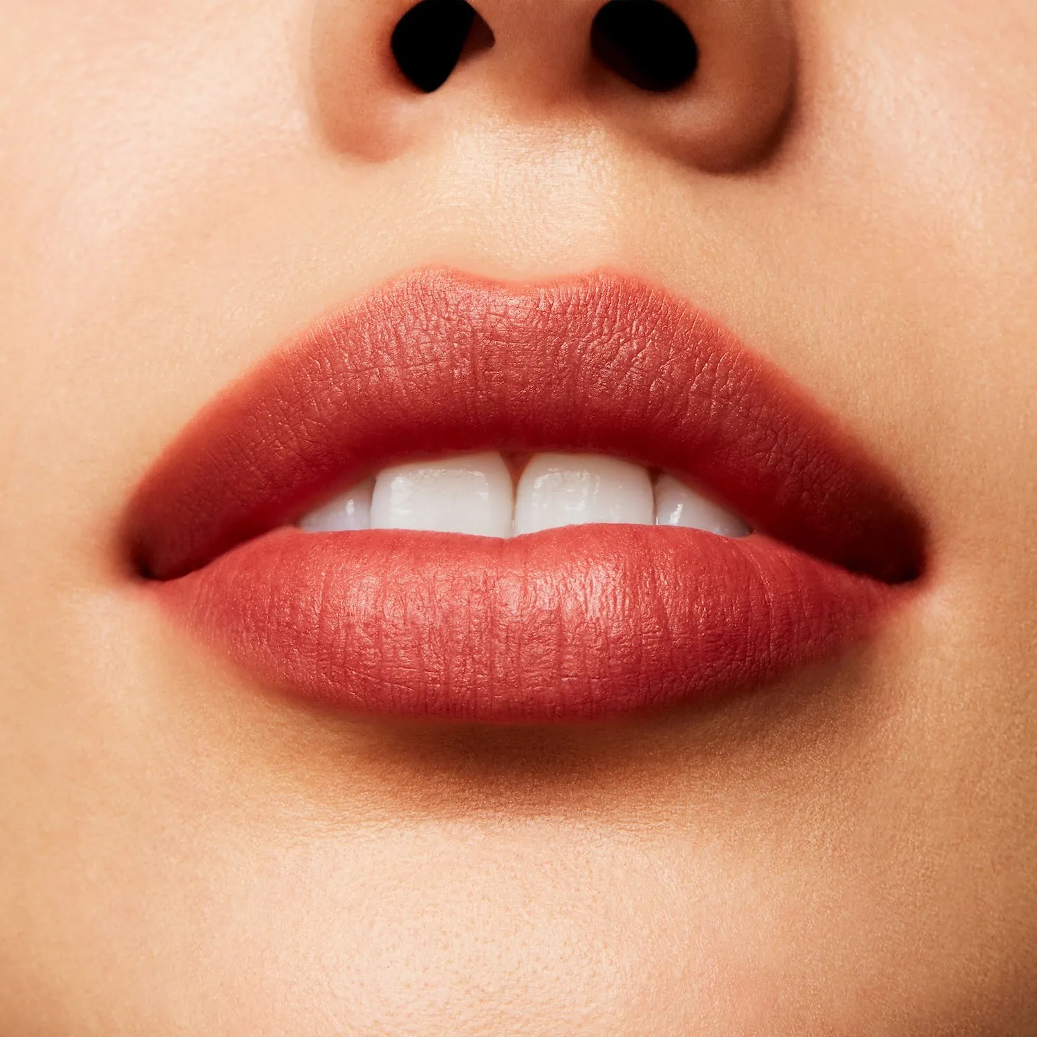 Son Kem MAC Powder Kiss Liquid Lipcolour