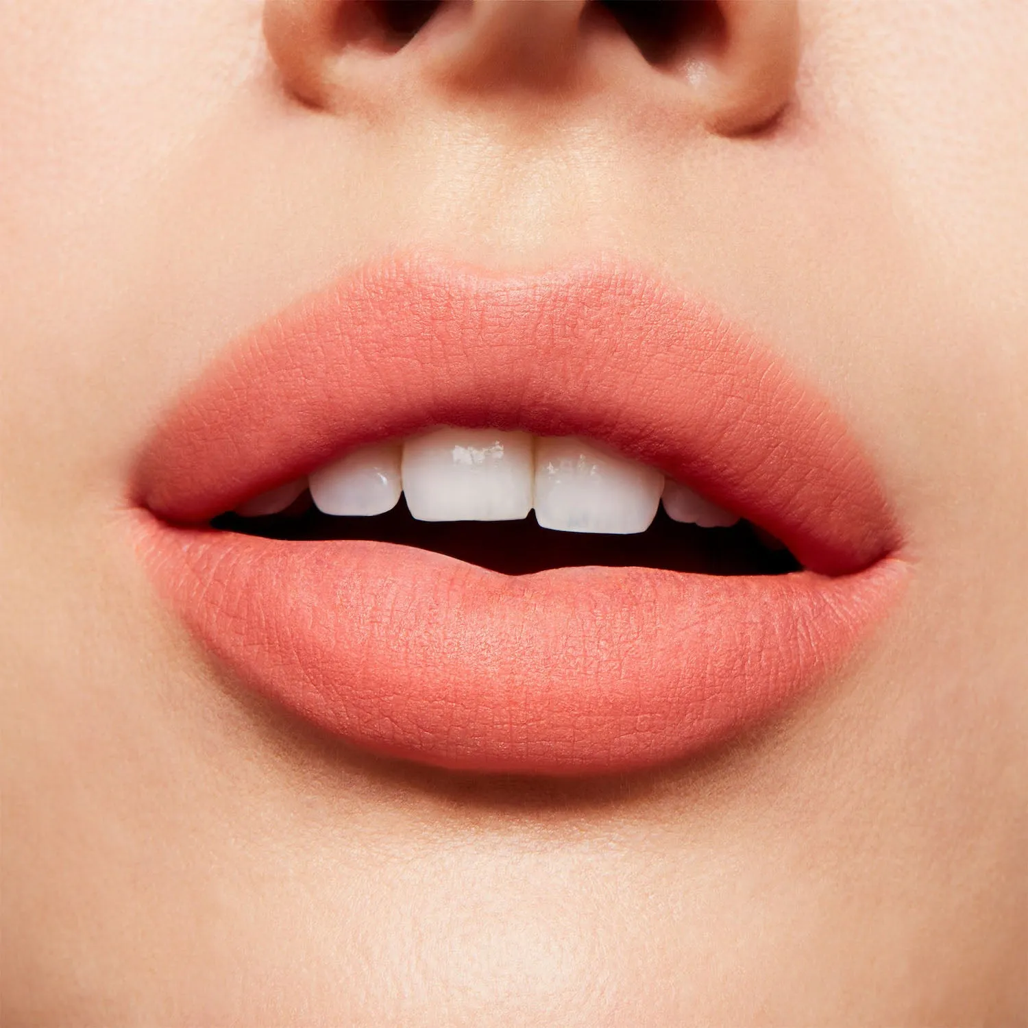 Son Kem MAC Powder Kiss Liquid Lipcolour