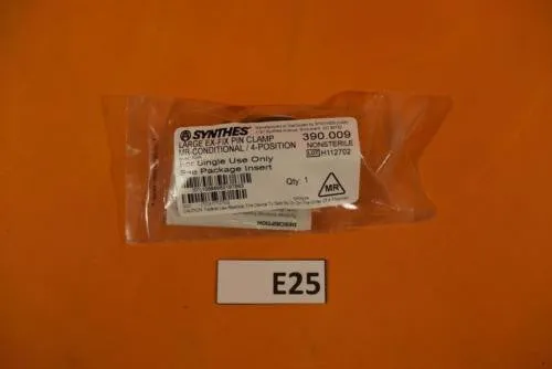 Synthes Large Ex-Fix Pin Clamp MR-Conditional / 4-Postion 390.009