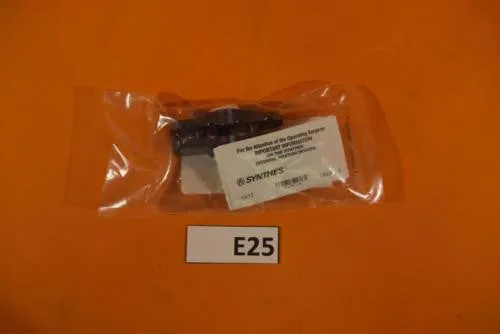 Synthes Large Ex-Fix Pin Clamp MR-Conditional / 4-Postion 390.009