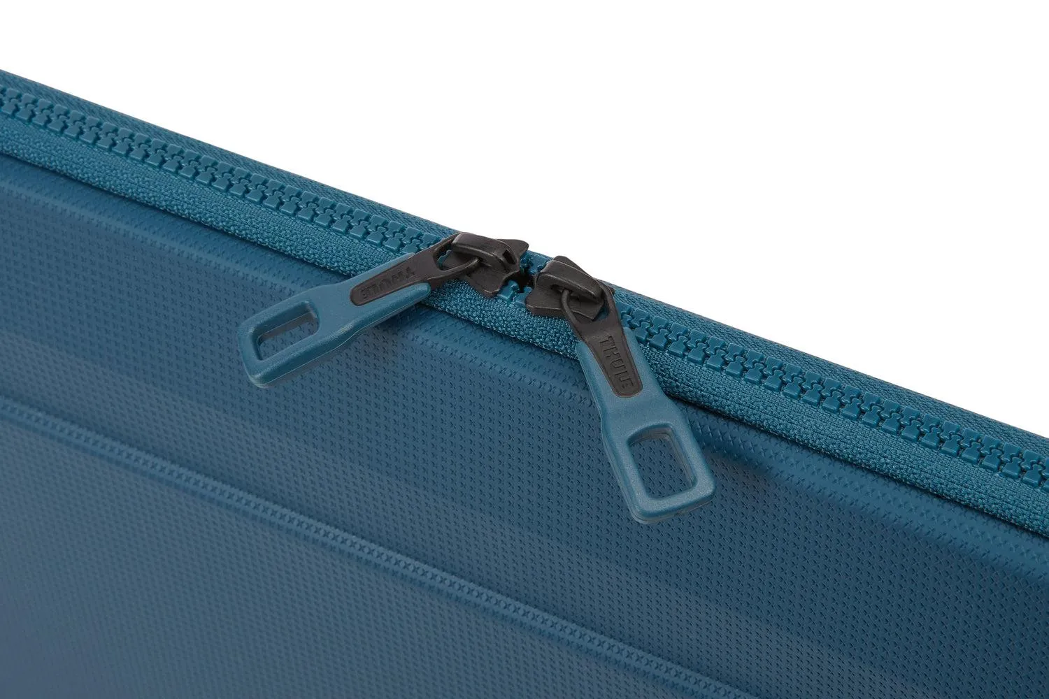 Thule Luggage Gauntlet MacBook Sleeve 16"