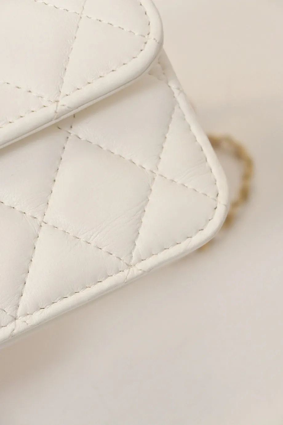 [WB6605] Chanel | Cross-Body Bag