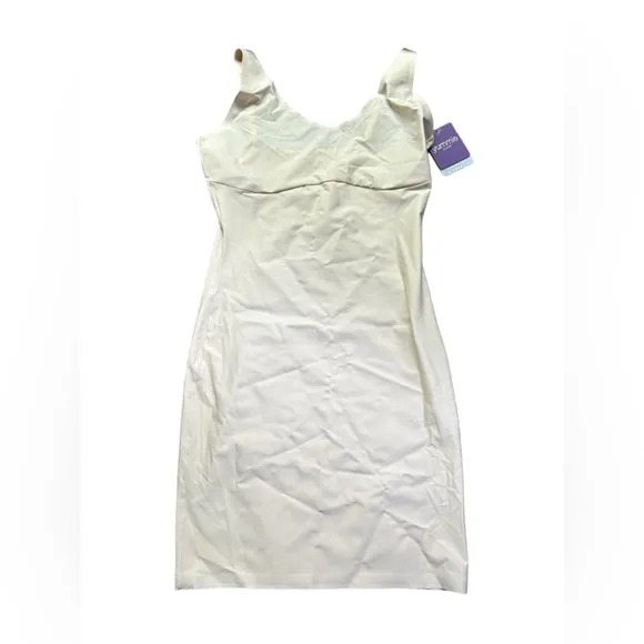 YUMMIE Shaping Beige Frappe Convertible straps Shapewear Slip. Size Large. NWT